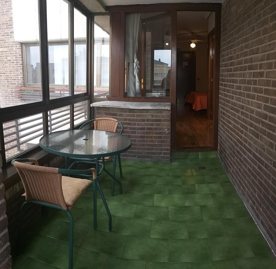 Alojamientos Pamplona Bagian luar foto