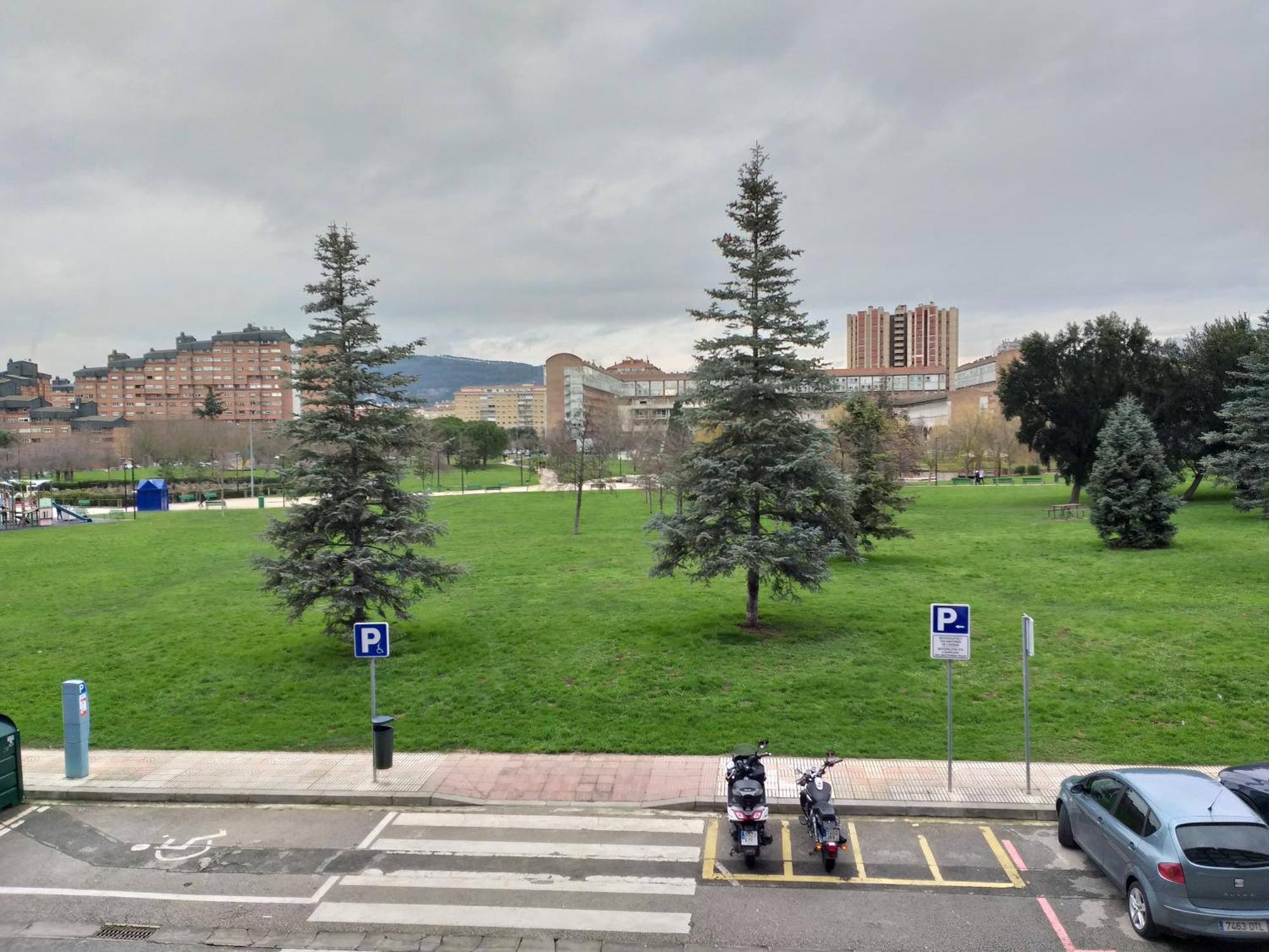 Alojamientos Pamplona Bagian luar foto